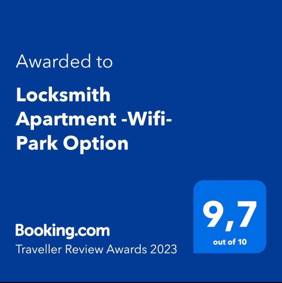 Locksmith Apartment - Park Option Sevilla Buitenkant foto