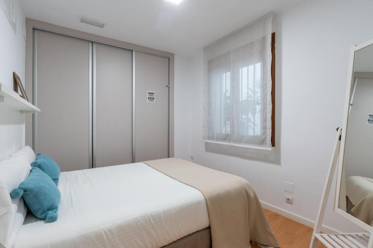 Locksmith Apartment - Park Option Sevilla Buitenkant foto