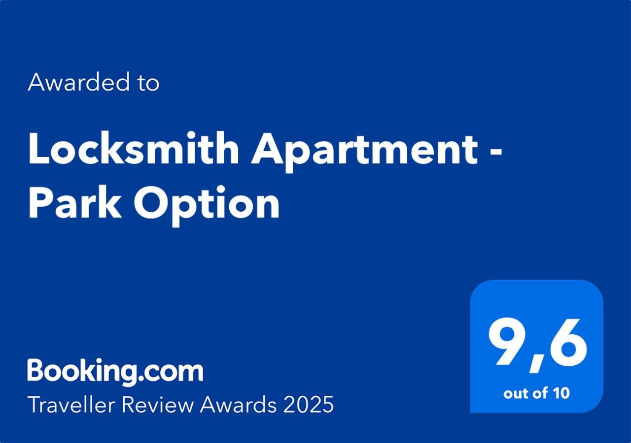 Locksmith Apartment - Park Option Sevilla Buitenkant foto